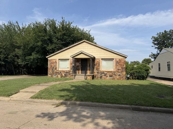 1879 N Owasso Avenue , Tulsa, OK 74106