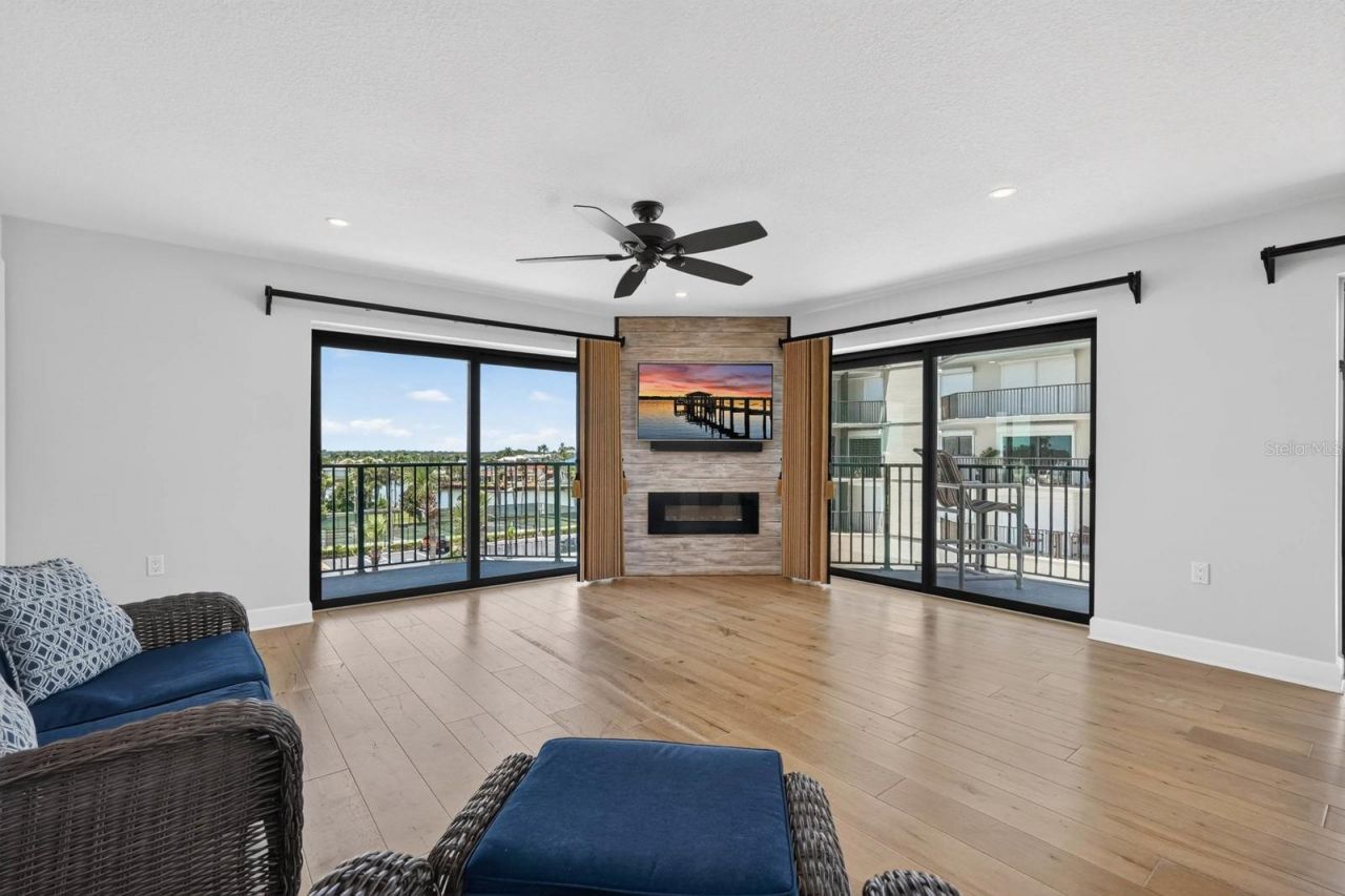 503 N Causeway, Unit 2020, New Smyrna Beach, FL 32169 Photo