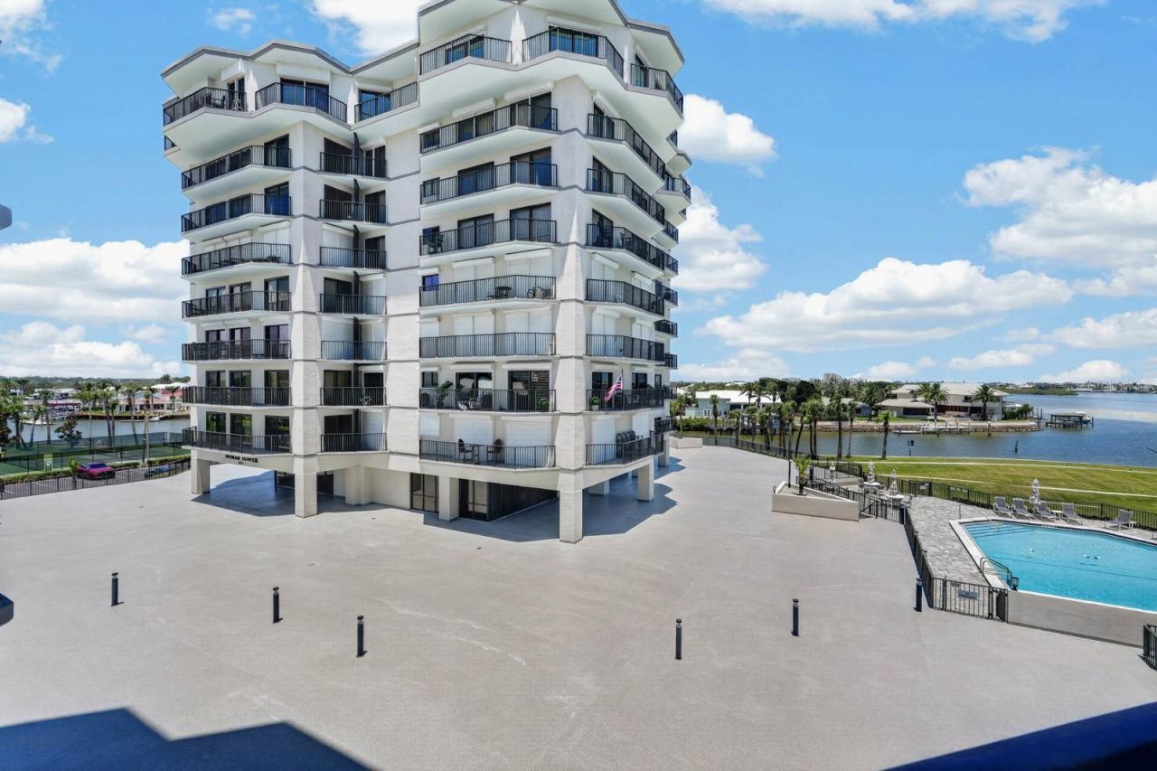 503 N Causeway, Unit 2020, New Smyrna Beach, FL 32169 Photo