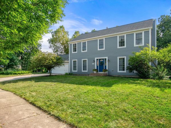 3572 Whispering Oaks Drive, Ann Arbor, MI 48108