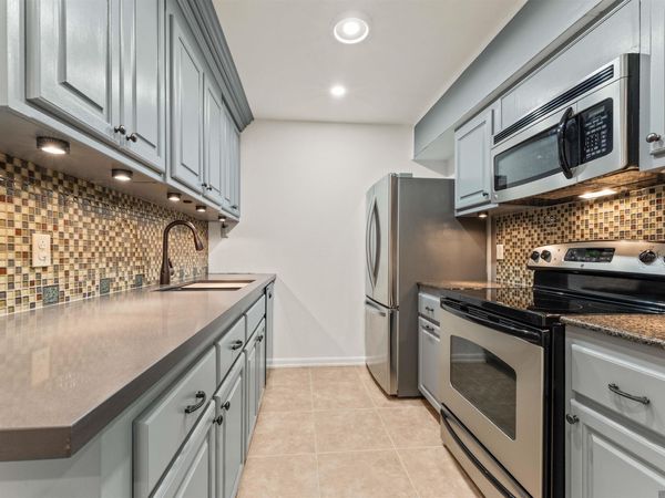 950 S Foster Dr, Unit #38, Baton Rouge, LA 70806