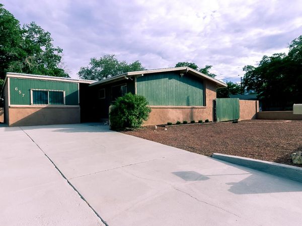 657 Grace Street NE, Albuquerque, NM 87123