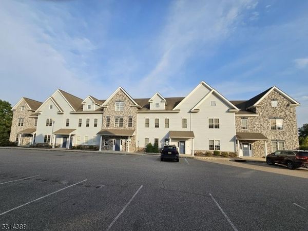 5 Walter E Foran Blvd, Raritan, NJ 08822