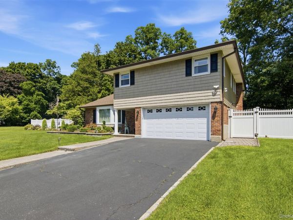 61 Viola Drive , Glen Cove, NY 11542