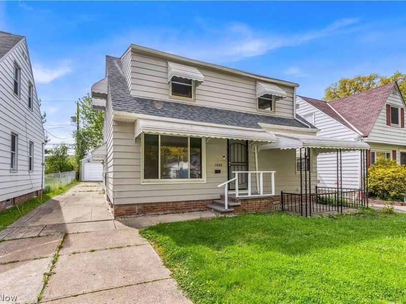 5688 E 141st Street, Maple Heights, OH 44137 Photo 2