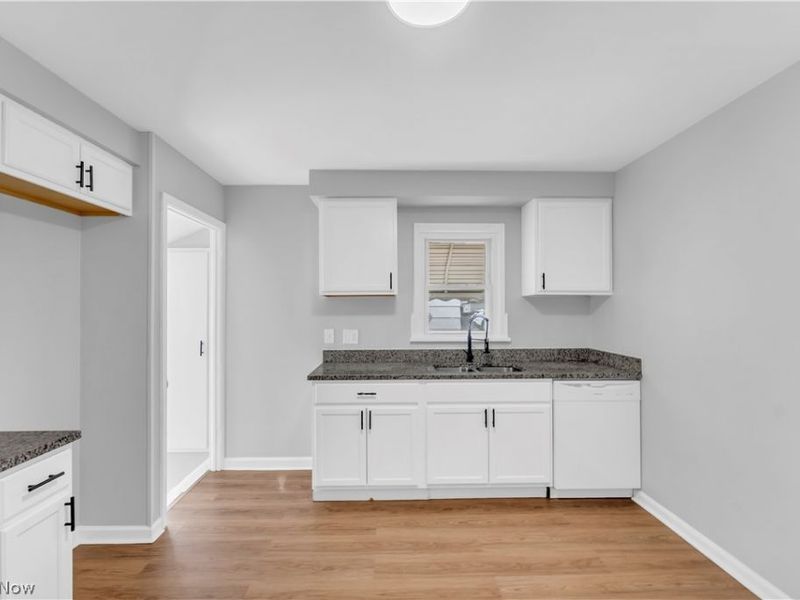 5688 E 141st Street, Maple Heights, OH 44137 Photo 7