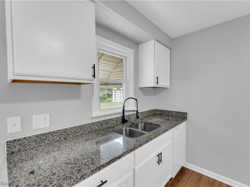5688 E 141st Street, Maple Heights, OH 44137 Photo 8