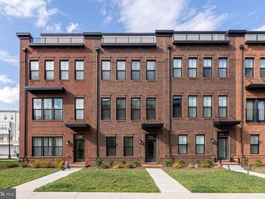 22812 TAWNY PINE SQUARE, BRAMBLETON, VA 20148