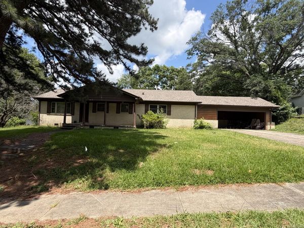 1008 North Place , Benton, AR 72019