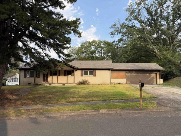 1008 North Place, Benton, AR 72019