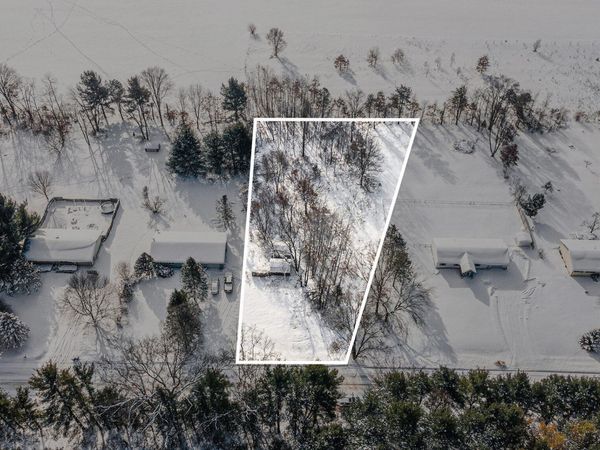 000 64th Avenue, Paw Paw, MI 49079