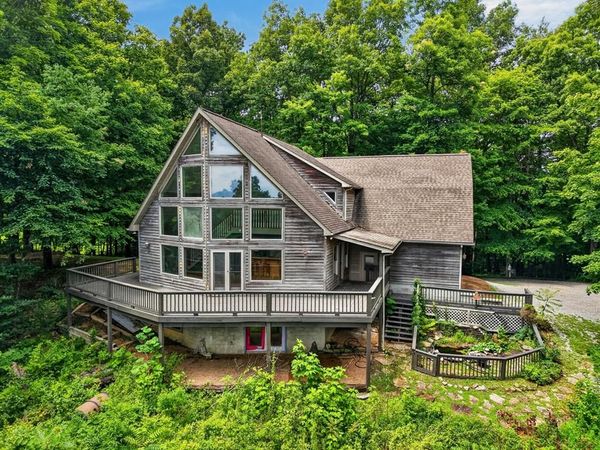 2946 Pen Hook Rd, Monterey, TN 38574
