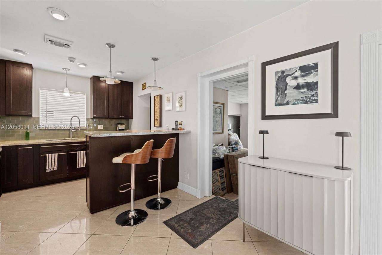3230 SW 23rd St, Fort Lauderdale, FL 33312 Photo