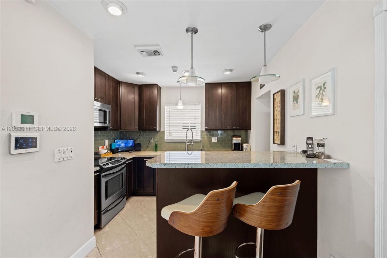 3230 SW 23rd St, Fort Lauderdale, FL 33312 Photo