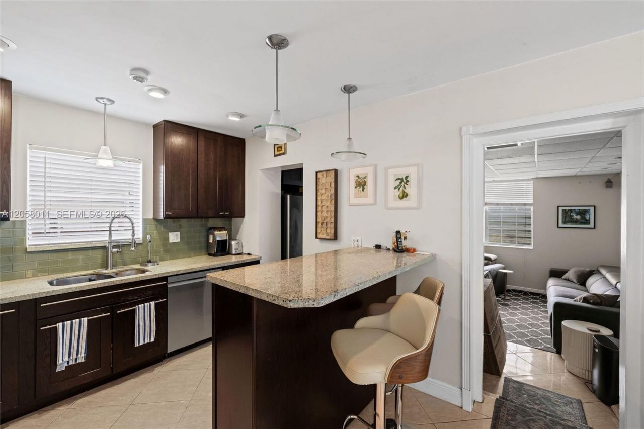 3230 SW 23rd St, Fort Lauderdale, FL 33312 Photo