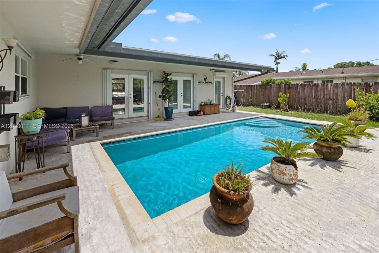3230 SW 23rd St, Fort Lauderdale, FL 33312 Photo