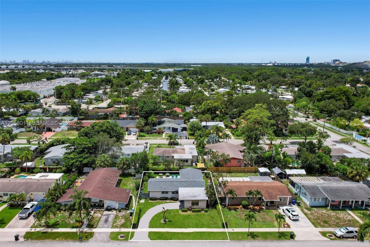 3230 SW 23rd St, Fort Lauderdale, FL 33312 Photo
