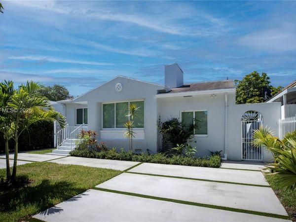1950 SW 13th St , Miami, FL 33145