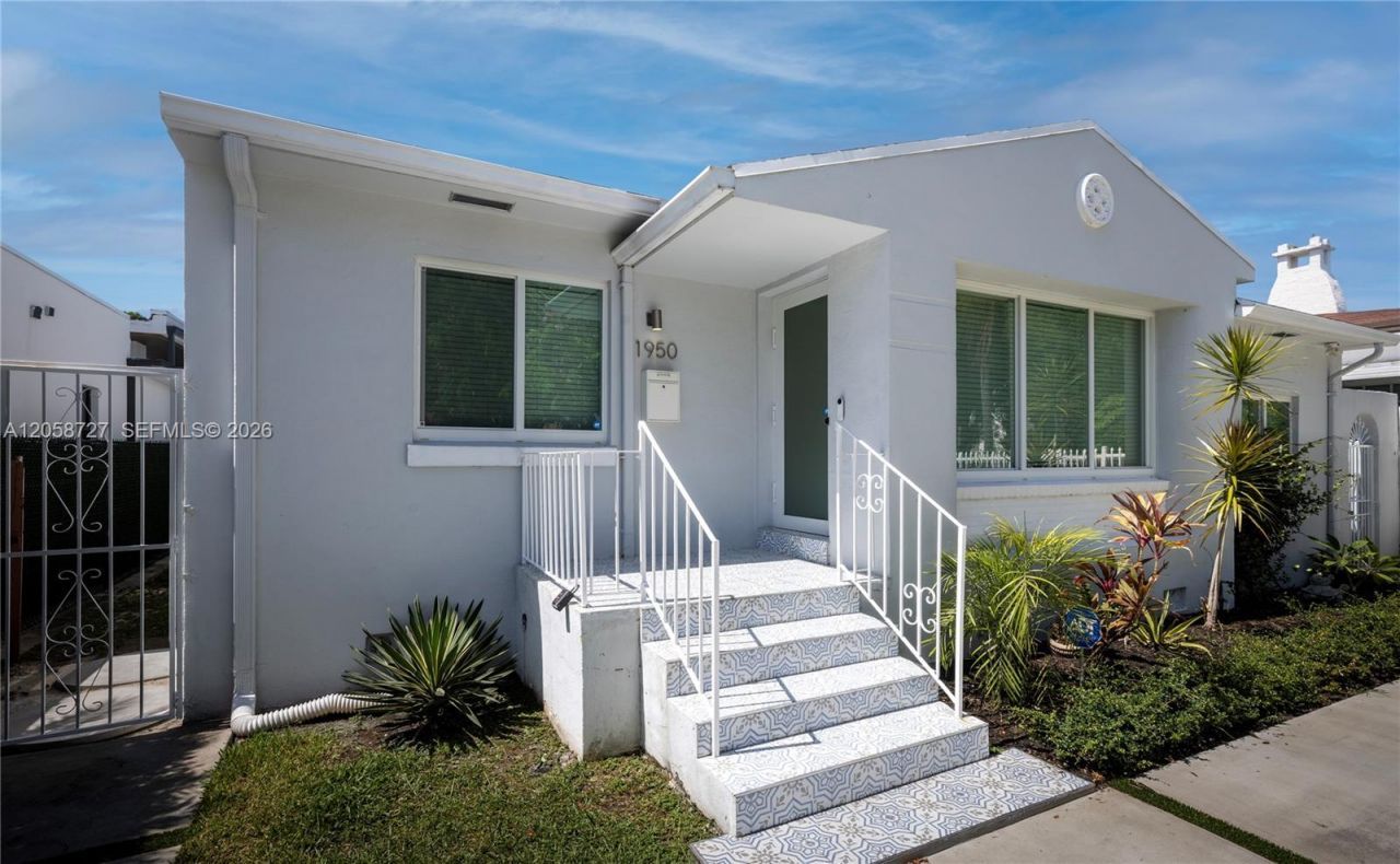 1950 SW 13th St , Miami, FL 33145 Photo