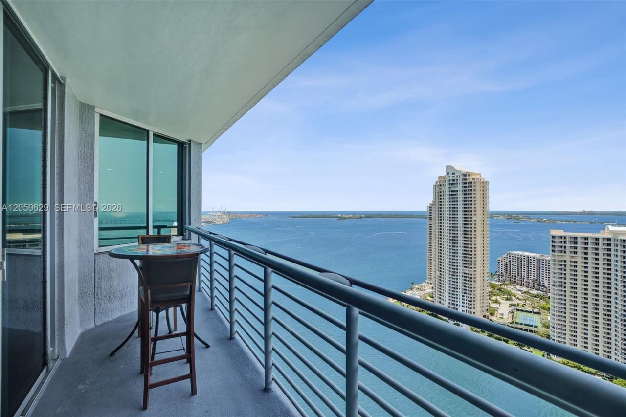 335 S Biscayne Blvd, Unit 3807, Miami, FL 33131 Photo