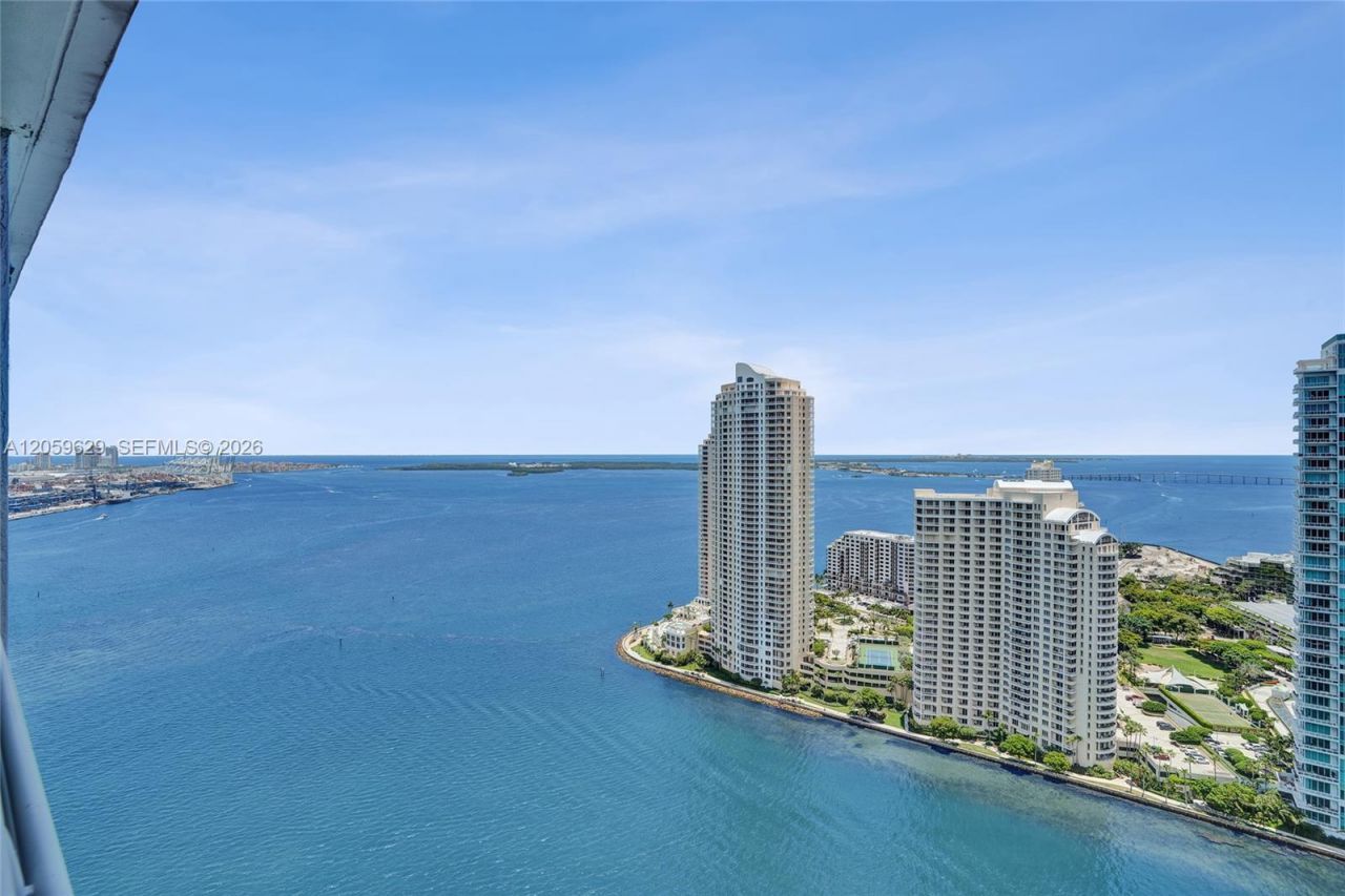 335 S Biscayne Blvd, Unit 3807, Miami, FL 33131 Photo