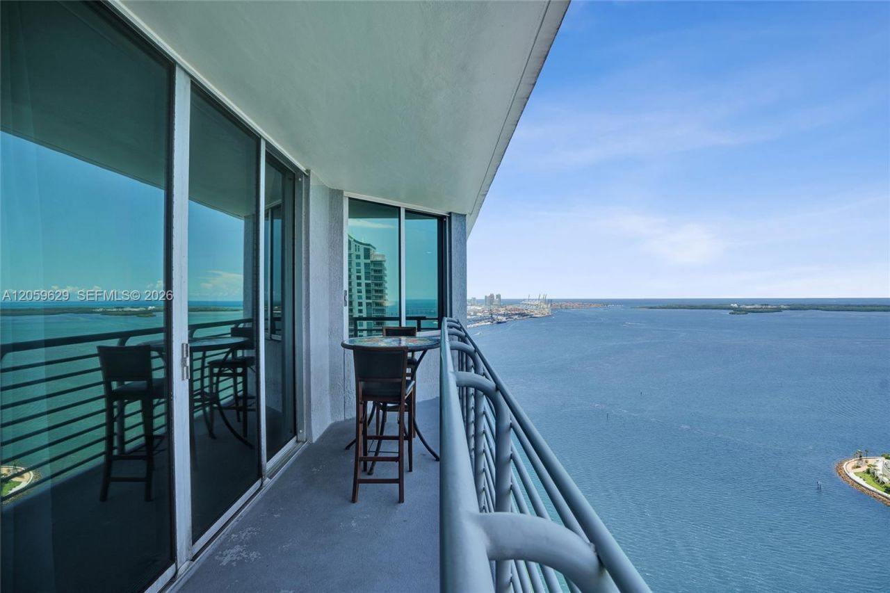 335 S Biscayne Blvd, Unit 3807, Miami, FL 33131 Photo