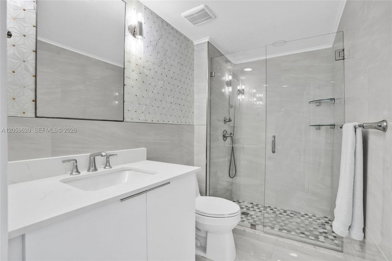 335 S Biscayne Blvd, Unit 3807, Miami, FL 33131 Photo
