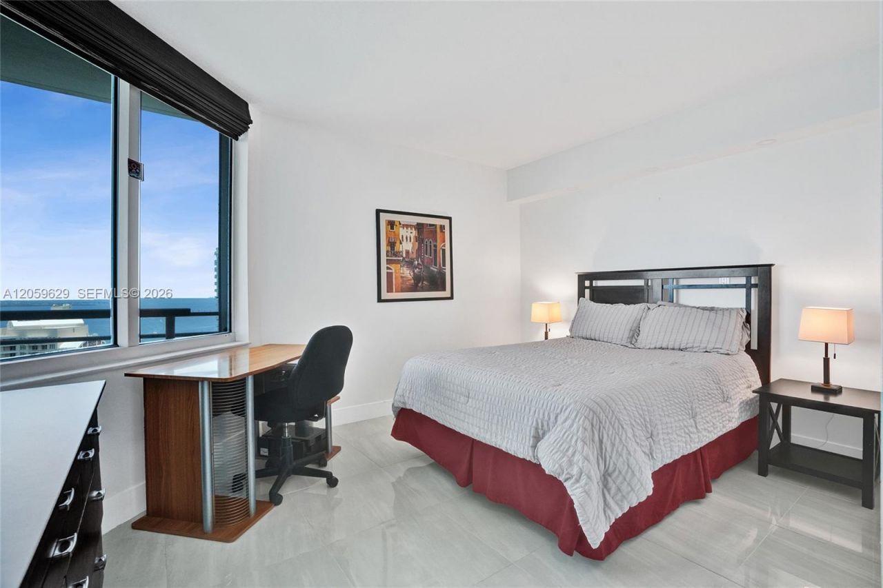 335 S Biscayne Blvd, Unit 3807, Miami, FL 33131 Photo