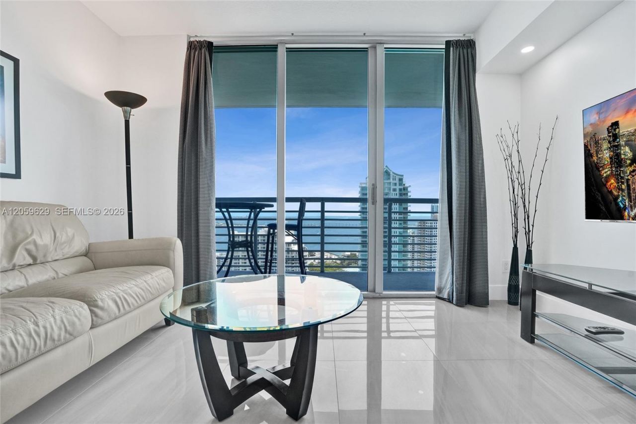 335 S Biscayne Blvd, Unit 3807, Miami, FL 33131 Photo