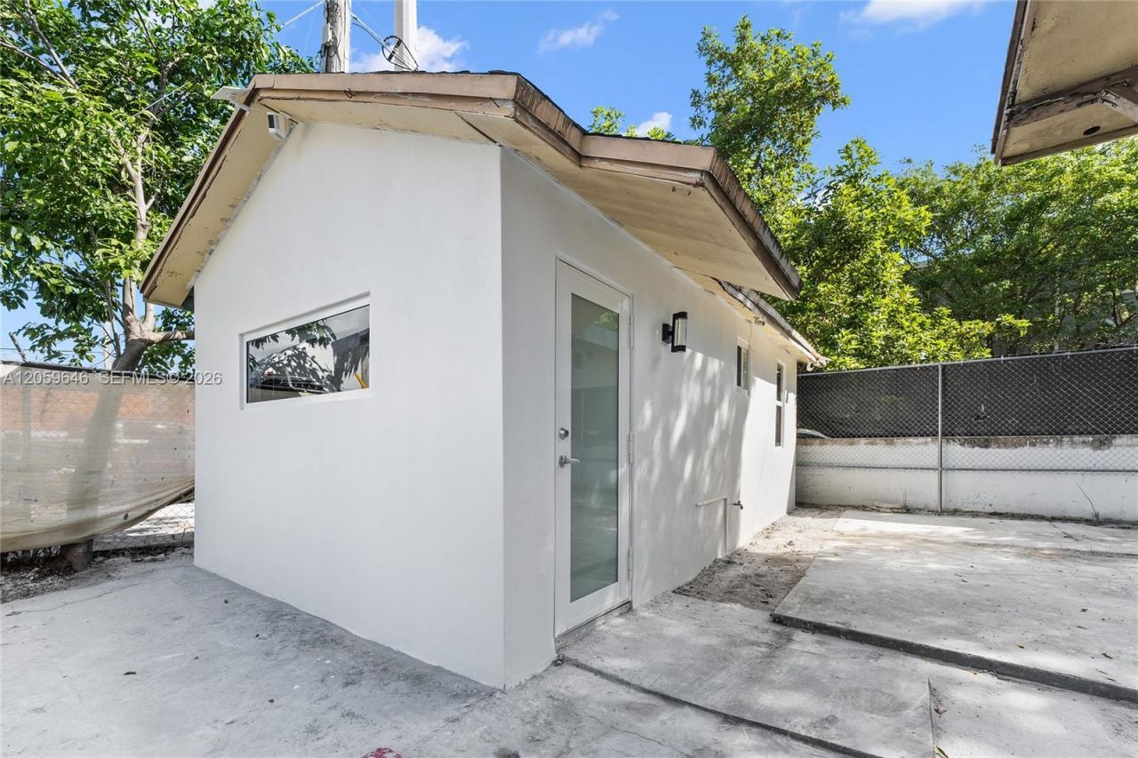 129 SW 9th Ave , Unit 3, Miami, FL 33130 Photo