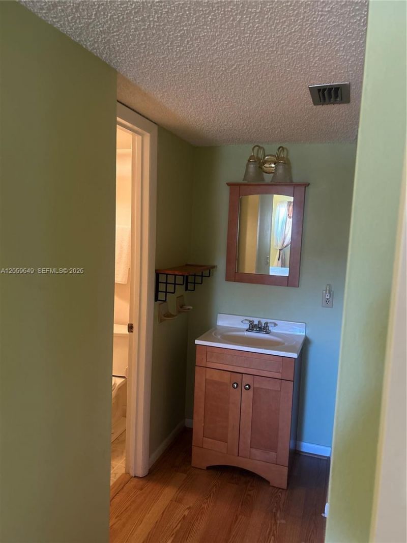 1166 6th Avenue , Unit 6D, Vero Beach, FL 32906 Photo
