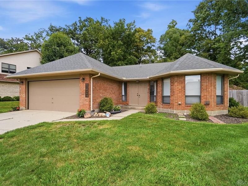 8953 Emeraldgate Drive, Huber Heights, OH 45424 Photo 1