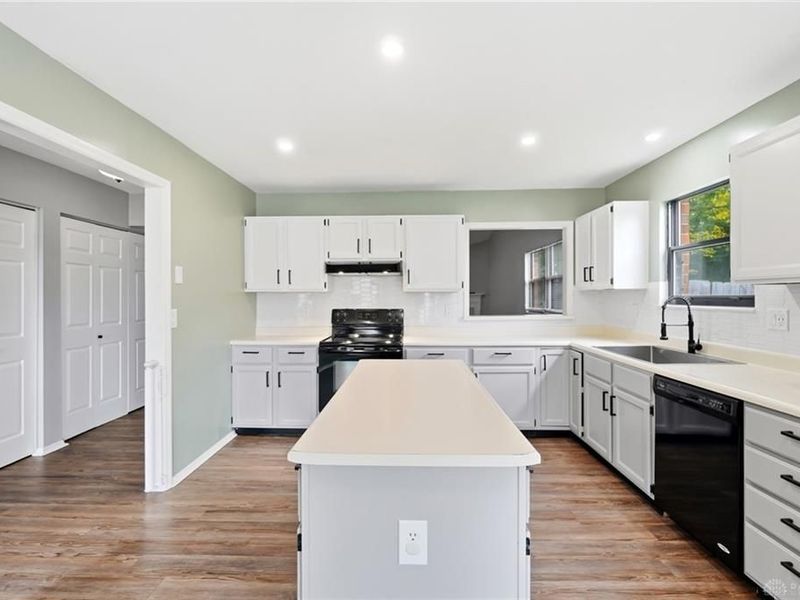 8953 Emeraldgate Drive, Huber Heights, OH 45424 Photo 10