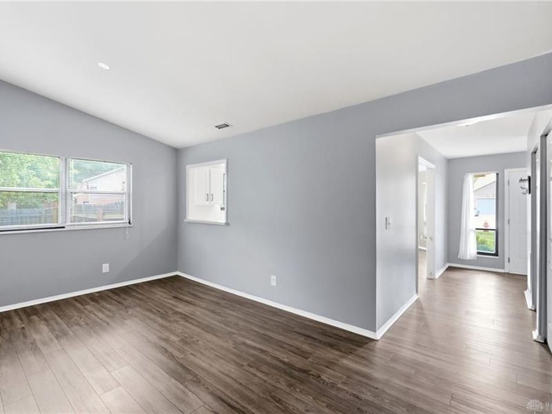 8953 Emeraldgate Drive, Huber Heights, OH 45424 Photo 13