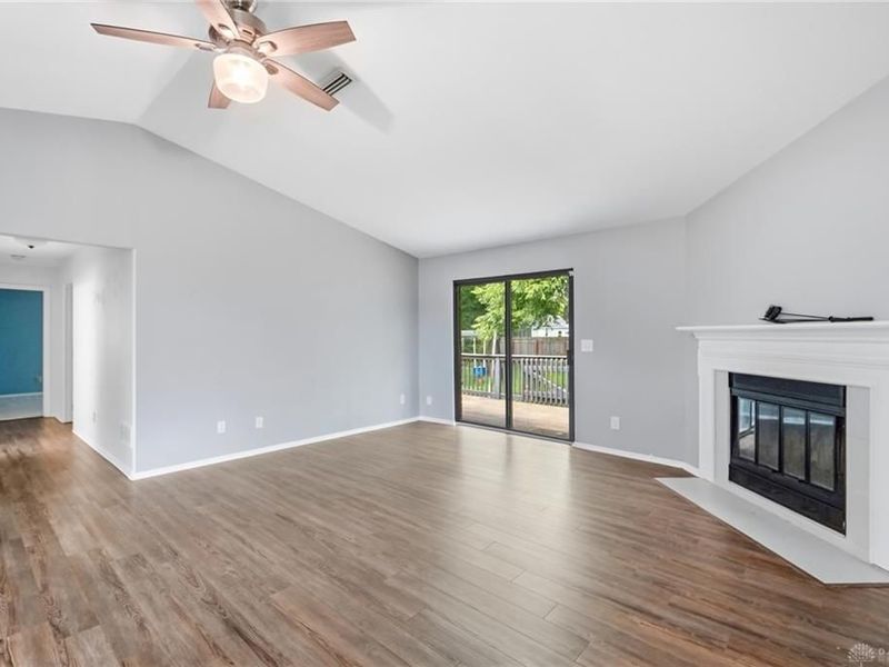 8953 Emeraldgate Drive, Huber Heights, OH 45424 Photo 18