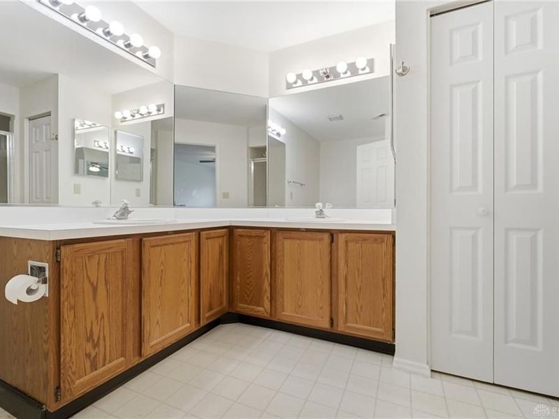 8953 Emeraldgate Drive, Huber Heights, OH 45424 Photo 23