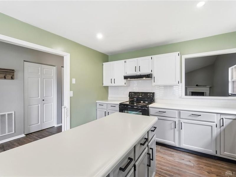 8953 Emeraldgate Drive, Huber Heights, OH 45424 Photo 7