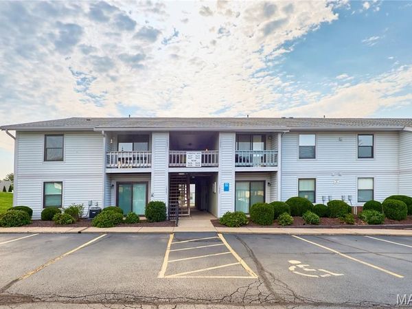 1626 Summergate Parkway, Unit E, St Peters, MO 63303