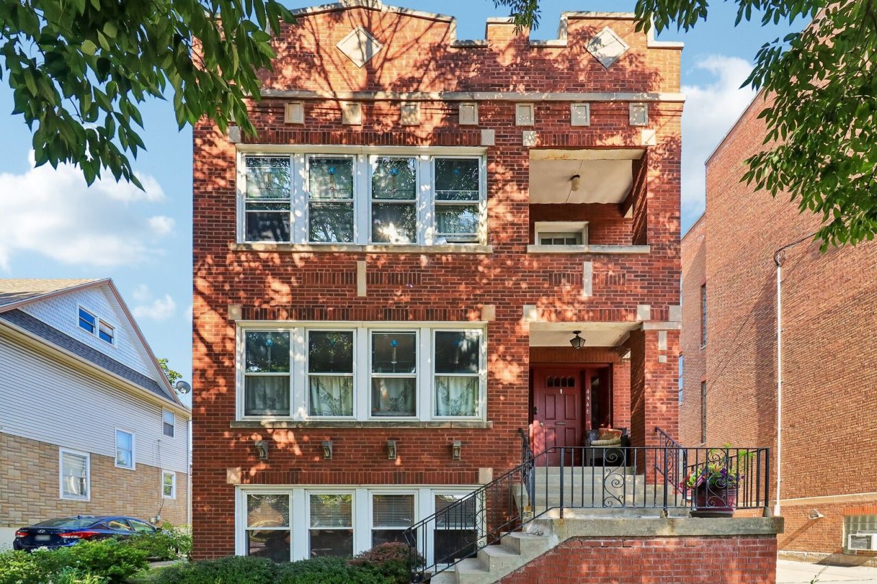 4446 N Lowell Avenue, Chicago, IL 60630 Main Photo