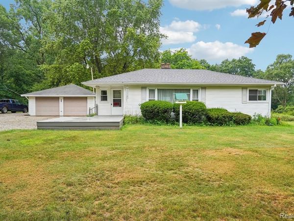 1909 Pero Lake Road , Oregon Twp, MI 48446