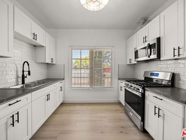 1245 S Orange Street, Unit 201, Glendale, CA 91204
