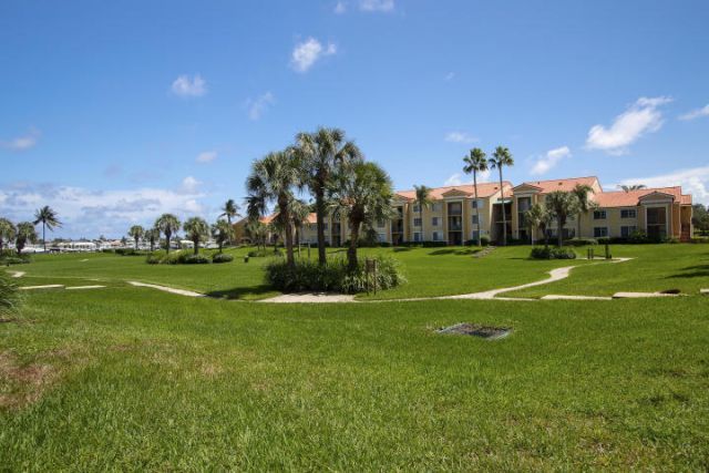 160 Yacht Club Way, Unit 210, Hypoluxo, FL 33462 Photo