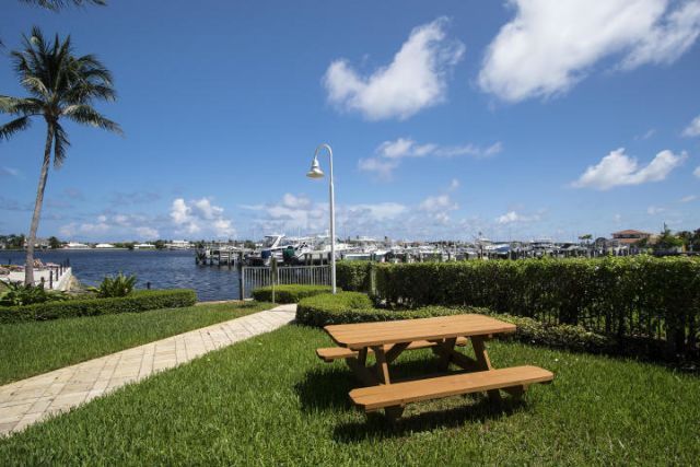 160 Yacht Club Way, Unit 210, Hypoluxo, FL 33462 Photo