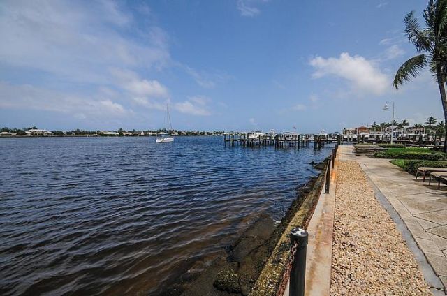 160 Yacht Club Way, Unit 210, Hypoluxo, FL 33462 Photo