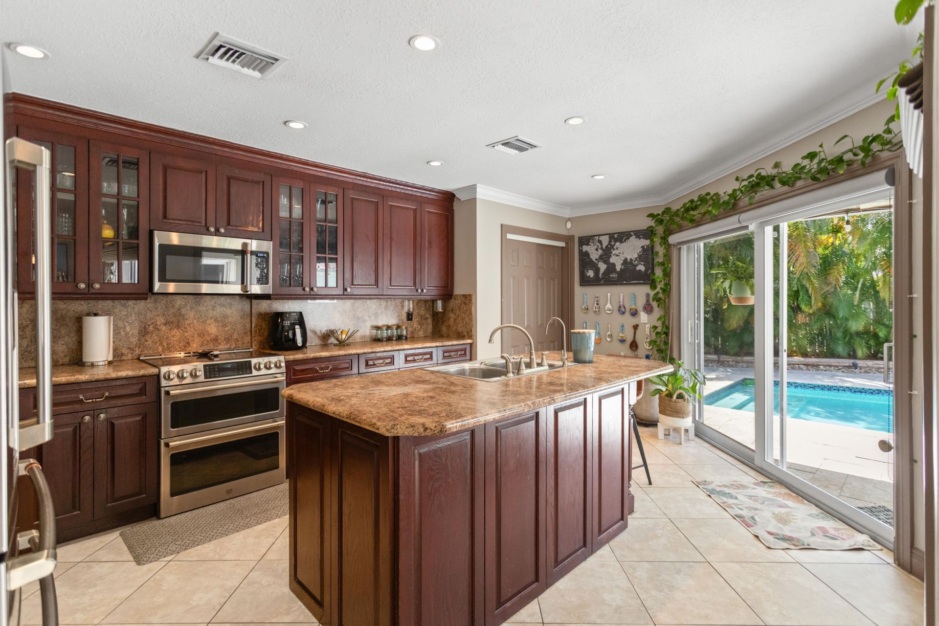 4050 NW 7th Lane, Delray Beach, FL 33445 Photo