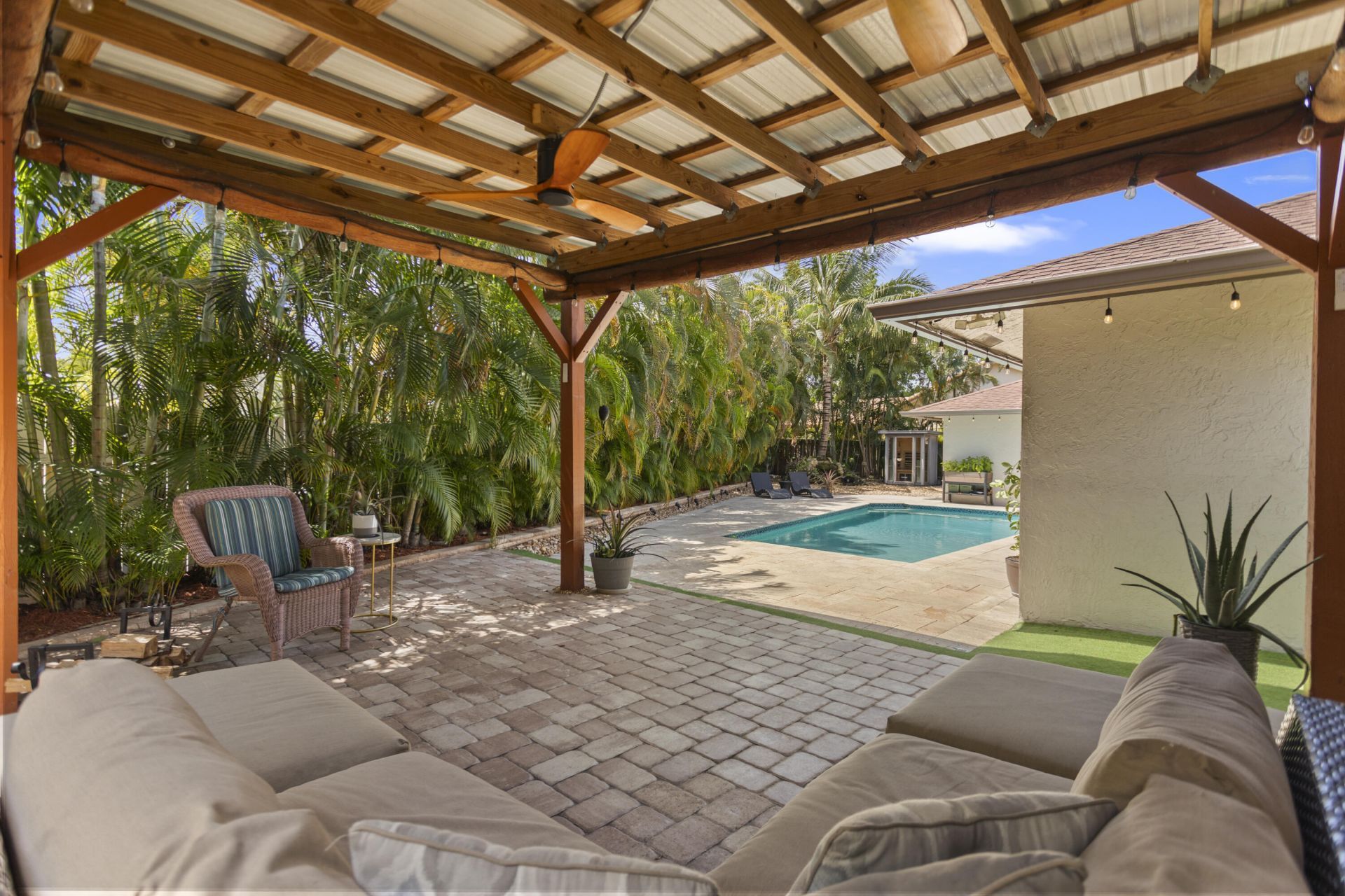 4050 NW 7th Lane, Delray Beach, FL 33445 Photo