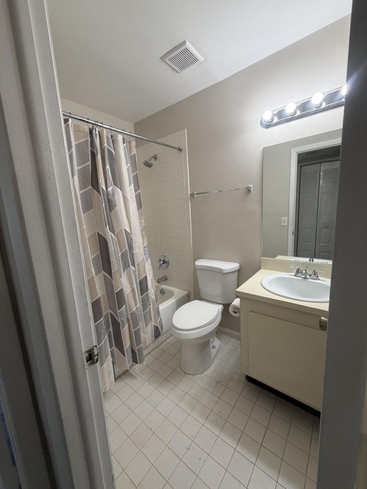 729 NW 103rd Terrace, Unit 201, Pembroke Pines, FL 33026 Photo