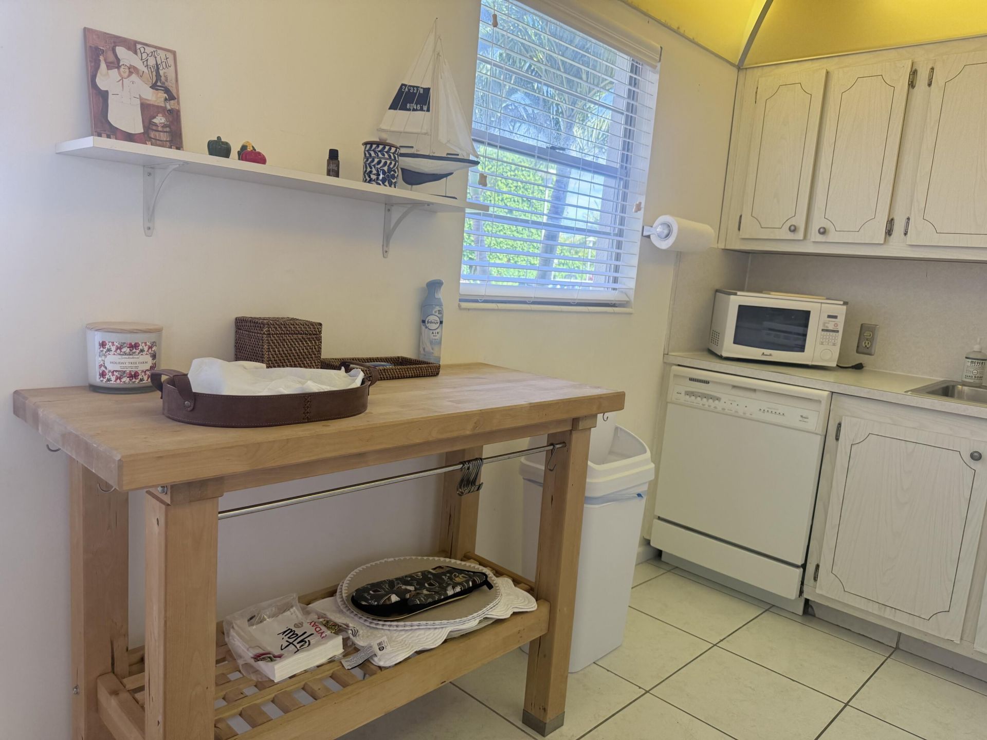 52 Mansfield B, Unit B, Boca Raton, FL 33434 Photo