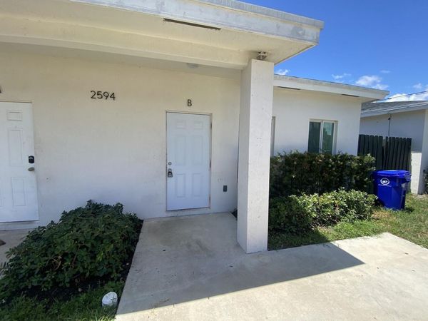 2594 NW 20TH Street, Unit B, Fort Lauderdale, FL 33311