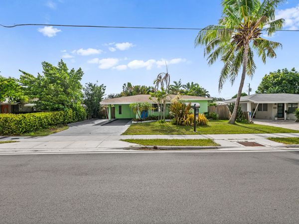 4860 NE 6th Avenue, Oakland Park, FL 33334